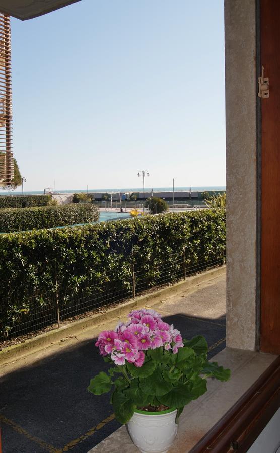 Appartamenti Diplomatic-Residence Fronte Mare-Piazza Torino-Lido Di Jesolo Esterno foto