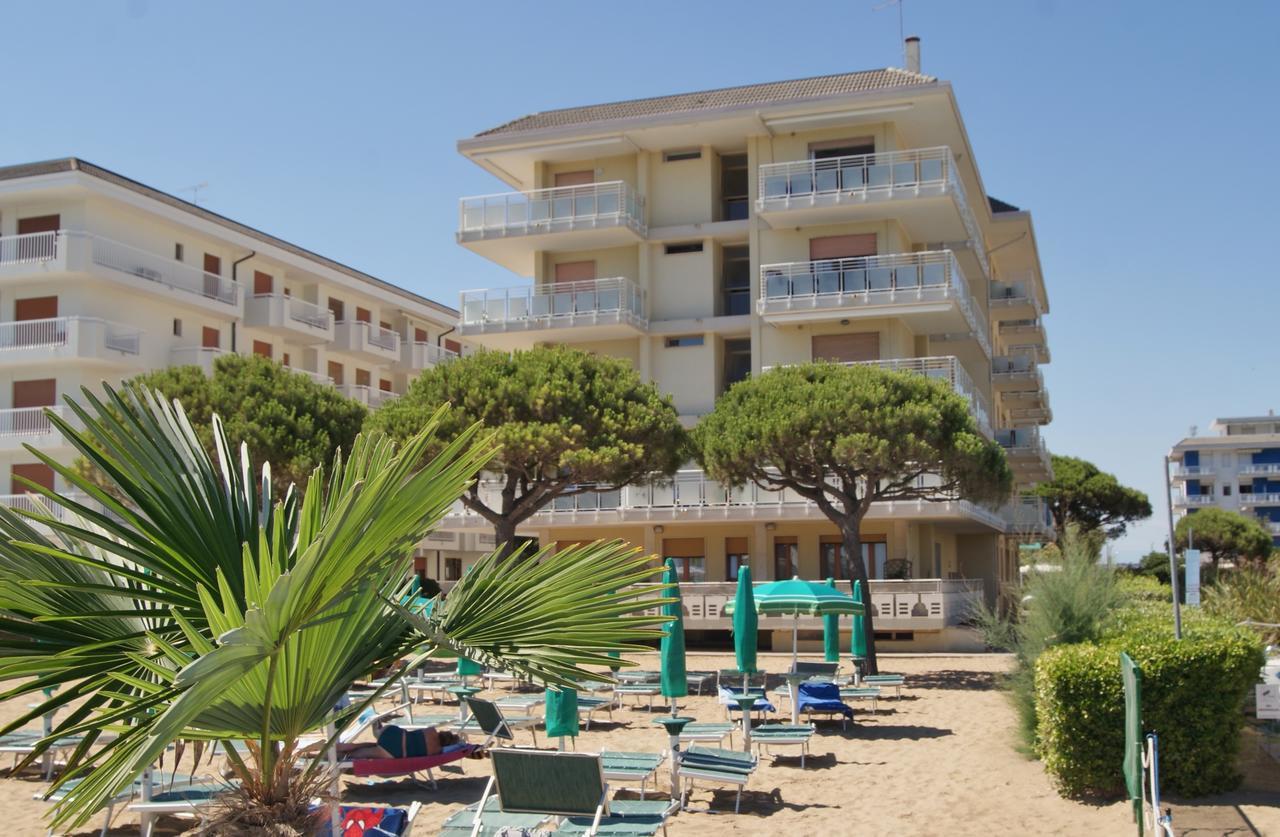 Appartamenti Diplomatic-Residence Fronte Mare-Piazza Torino-Lido Di Jesolo Esterno foto