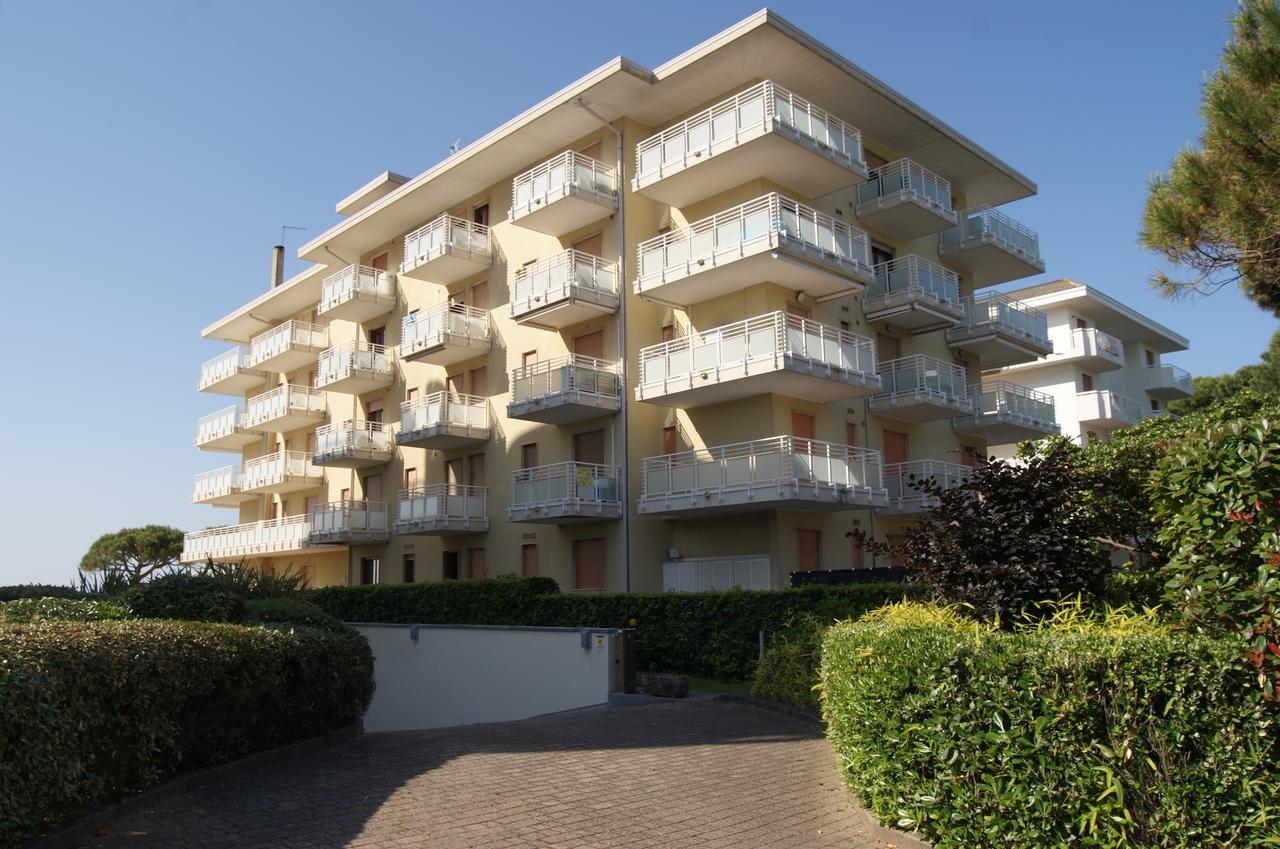 Appartamenti Diplomatic-Residence Fronte Mare-Piazza Torino-Lido Di Jesolo Esterno foto