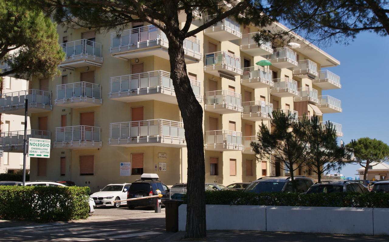 Appartamenti Diplomatic-Residence Fronte Mare-Piazza Torino-Lido Di Jesolo Esterno foto